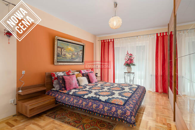 Wolnostojący, do wejścia, zagospodarowana działka