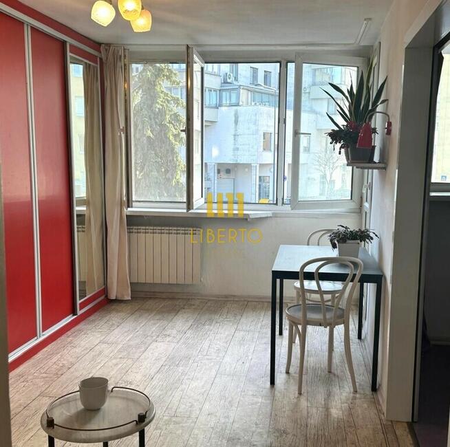 Ciche i jasne 2 pokoje z loggią na Muranowie