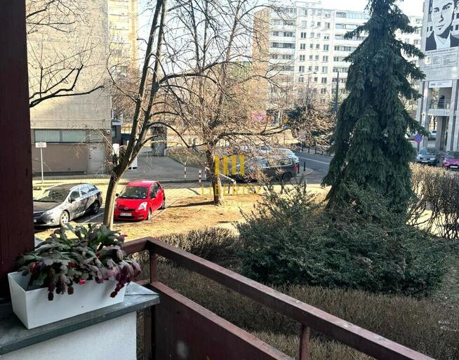 Ciche i jasne 2 pokoje z loggią na Muranowie