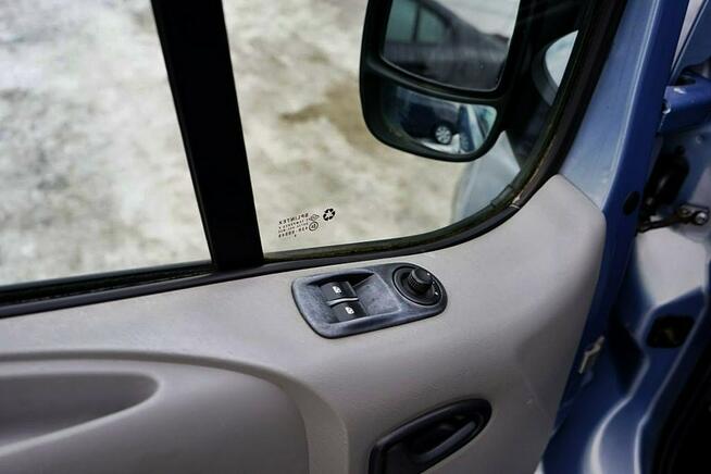 Opel Vivaro 2,5CDTI Klima, 9 osób, NAVI, 145KM, XII.2008r.