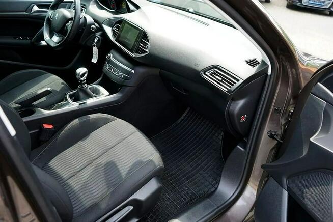 Peugeot 308 1,2i Klima, alu R17, NAVI, 130KM, 2014r.