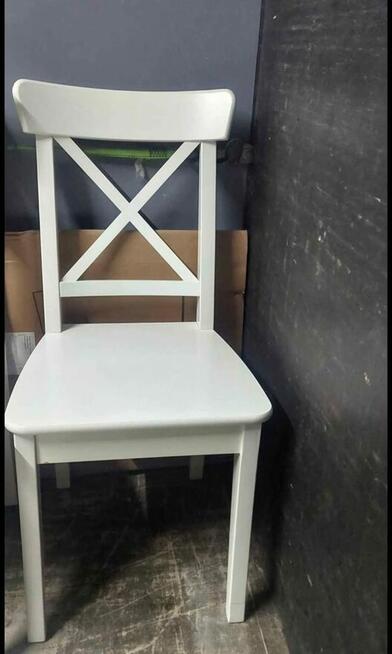 Stół IKEA BJURSTA + 4 krzesła IKEA INGOLF.