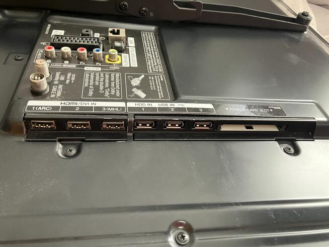 TV LG 42LA690S-ZB do filmów 3D i gierek 3D. Stan idealny.