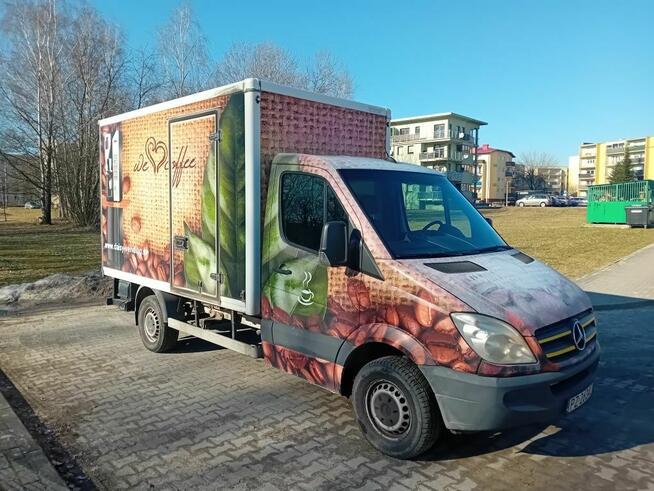 Sprinter kontener z windą i klimatyzacją