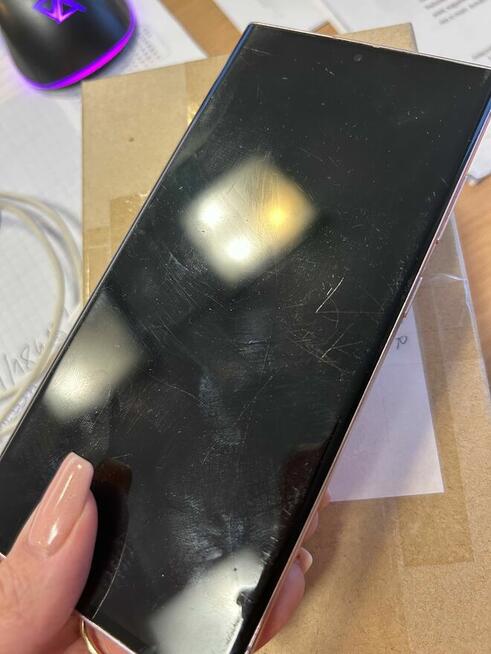 Syndyk sprzeda telefon Samsung Galaxy S23 Ultra