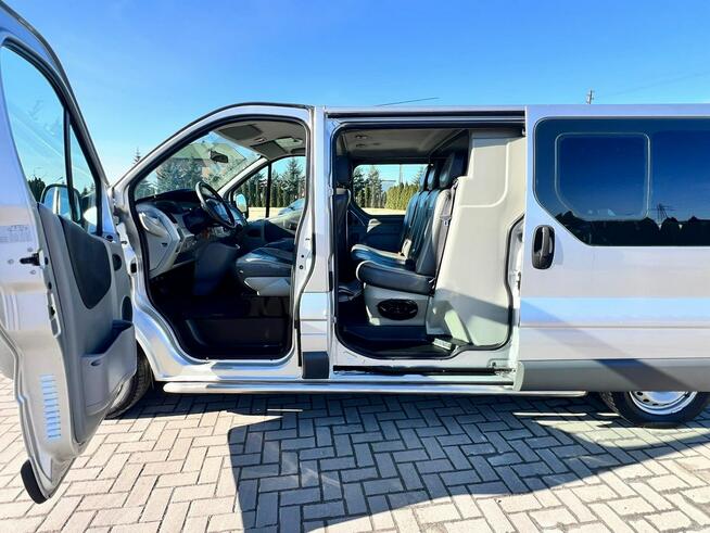 Renault Trafic 2,0dci 5 Osób.Klimatyzacja.LONG.Skóry.Serwis.Hak.Parktronic.OKAZJA