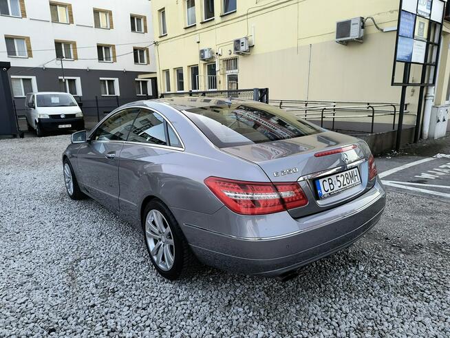 Mercedes E 250 RADAR| Skóry| Nawigacja| Wentylowane Fotele| 2x ALU| Nowy Rozrząd |