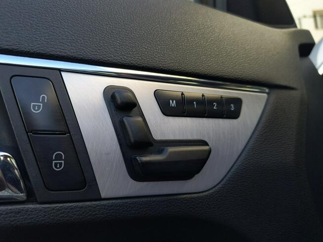 Mercedes E 250 RADAR| Skóry| Nawigacja| Wentylowane Fotele| 2x ALU| Nowy Rozrząd |