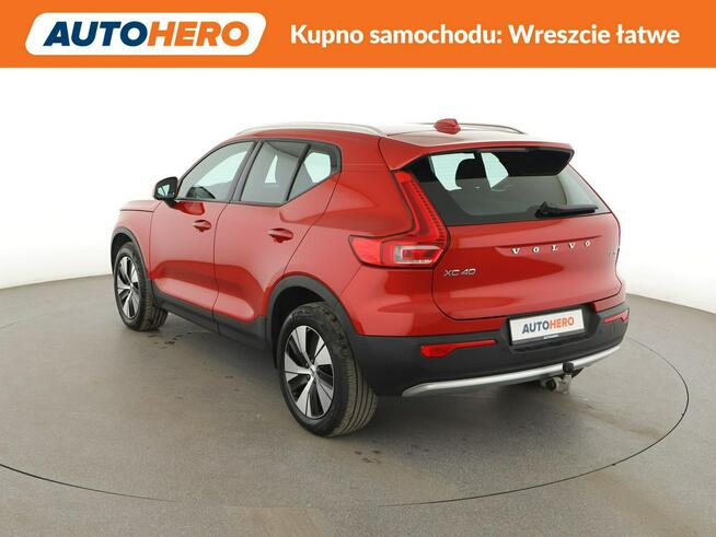 Volvo XC 40 FV23% automat B3 mHEV kamera navi LED tempomat el.klapa