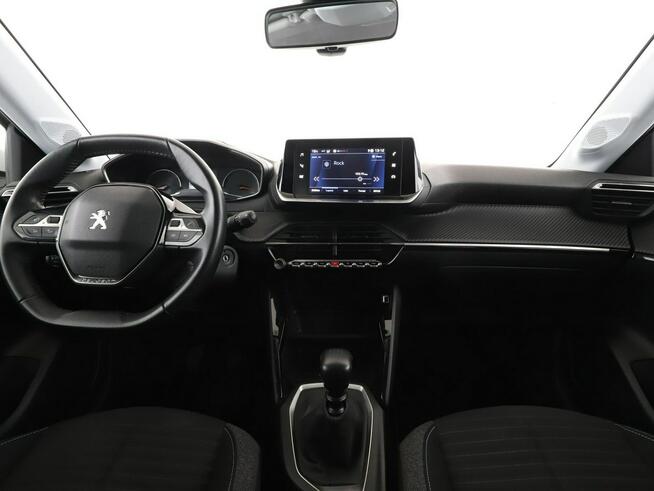 Peugeot 208 Style PDC tempomat Bluetooth LED