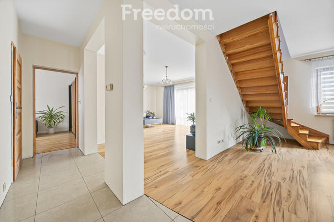 Dom wolnostojący z garażem | 5 pokoi | blisko SKM