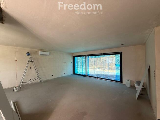 Uroczy dom pod lasem dla dużej rodziny