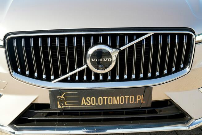 Volvo XC 60 RECHARGE panorama 4x4 kamery 360 acc blis head up skora hak MAX OPCJA