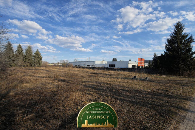 Działki usługowo-mieszkalne 2475 m2 z 23% VAT