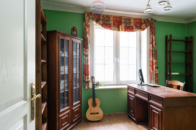 Dom w prestiżowej lokalizacji z pięknym ogrodem