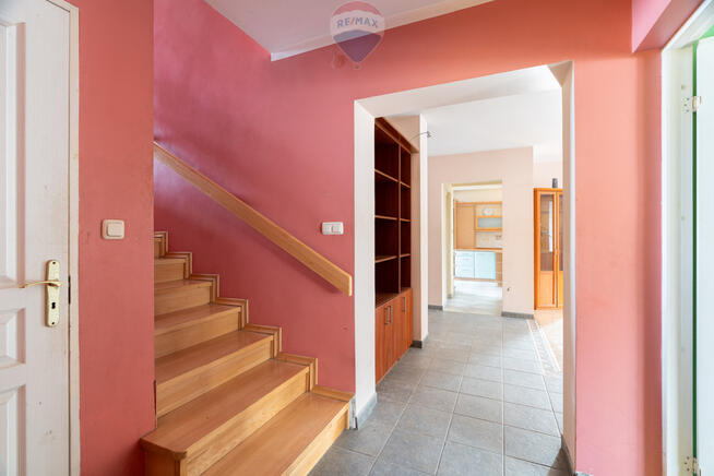 Dom w prestiżowej lokalizacji z pięknym ogrodem