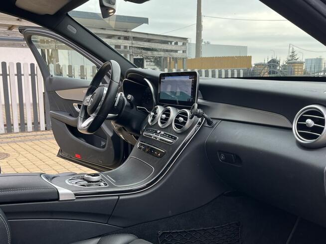 Mercedes-Benz Klasa C W205 AMG Aut. 9G-TRONIC po liftingu