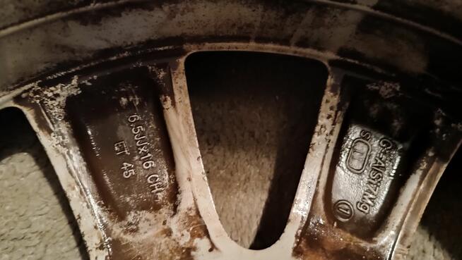 Felgi aluminiowe Toyota 16 5x114,3 ET45 60.1mm