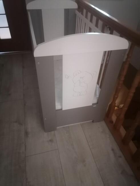 Łóżeczko dziecięce z szufladą stan bardzo dobry