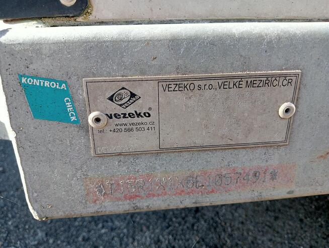 Przyczepka samochodowa