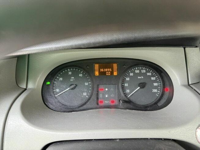 OPEL VIVARO 2005 r. WZ089FU od syndyka