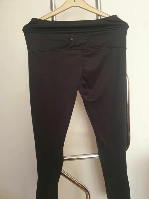 Czarne sportowe leginsy M- L