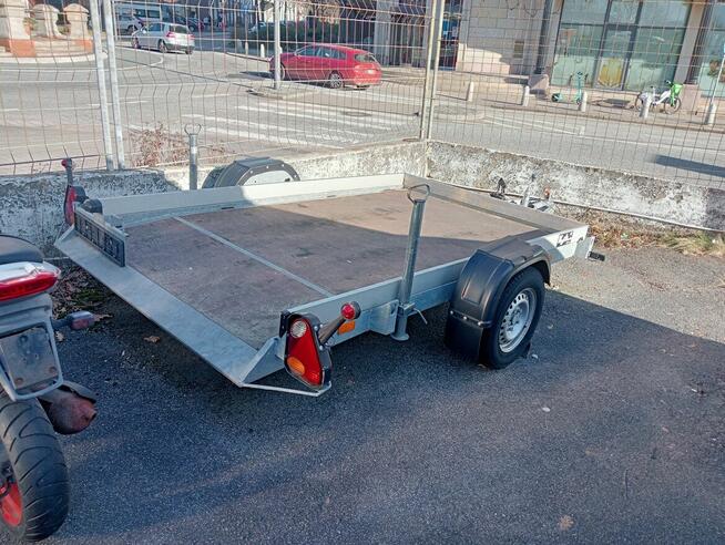 Przyczepka samochodowa