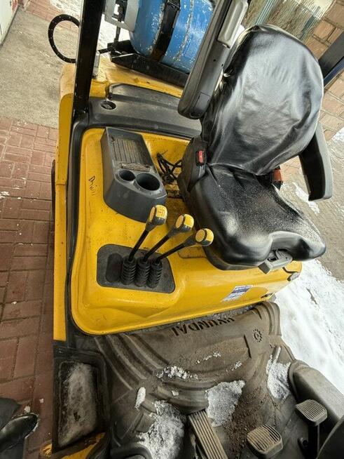 Wózek widłowy HYUNDAI model 30L-7A od syndyka