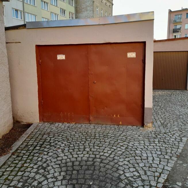 Garaż centrum Świdnicy | 3 min do Rynku | Prąd | Teren zamkn