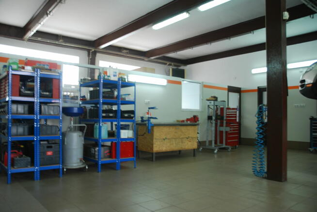 Warsztat Samochodowy lub Lokal.