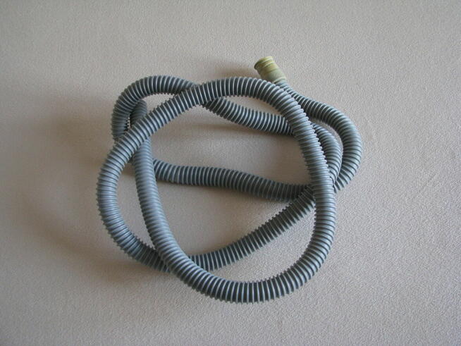 Uniwersalny wąż odpływowy do pralki