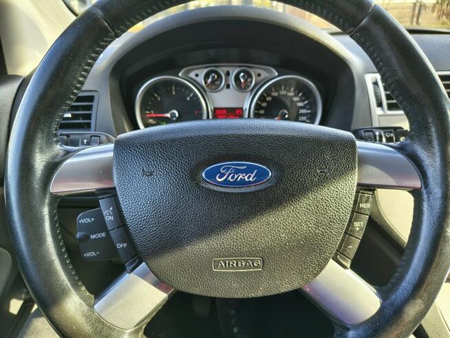 Ford Kuga 4x4 / Klimatronic 2strefy / Tempomat / Komputer / Czujniki parkowania