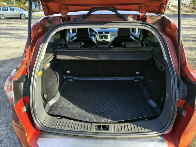 Ford Kuga 4x4 / Klimatronic 2strefy / Tempomat / Komputer / Czujniki parkowania