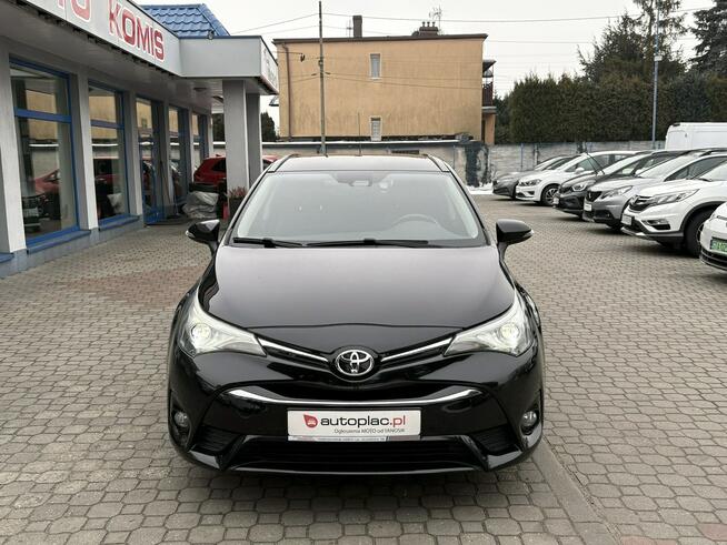 Toyota Avensis Rezerwacja