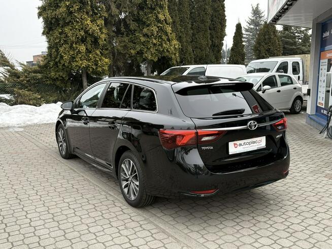 Toyota Avensis Rezerwacja