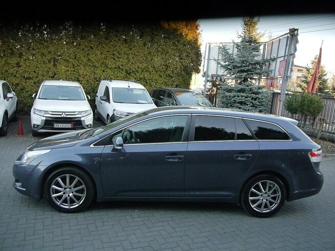 Toyota Avensis 2.2D Stan b.dobry bez rdzy!! 100%bezwypadkowy z Niemiec Gwarancja 12mc