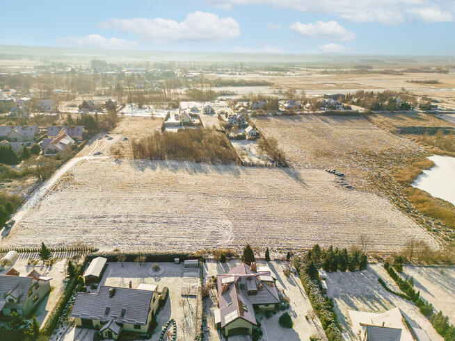 Działka siedliskowa nad rozlewiskiem 4 km od morza