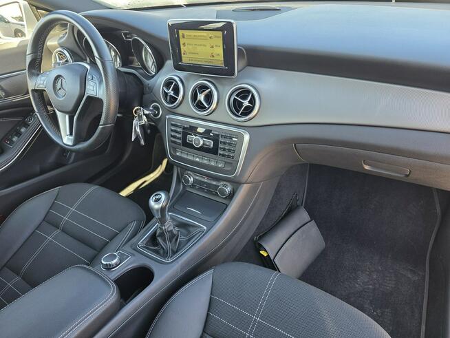 Mercedes CLA 180 1.6 122ps Benzyna Klimatyzacja Xenon Led Navi Kamera Czarny Sufit