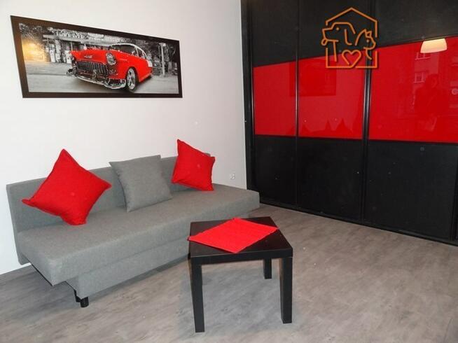 Wynajmę kawalerkę przy ulicy De Gaulle'a 8!