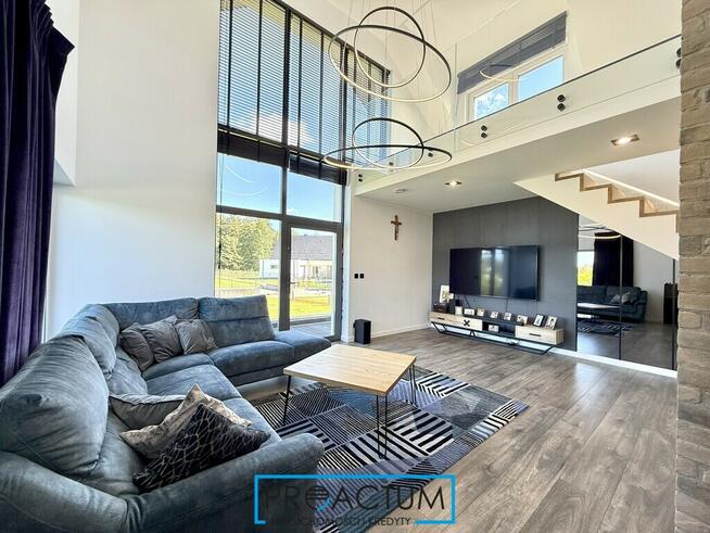 Złotoria, nowy dom w otoczeniu lasów