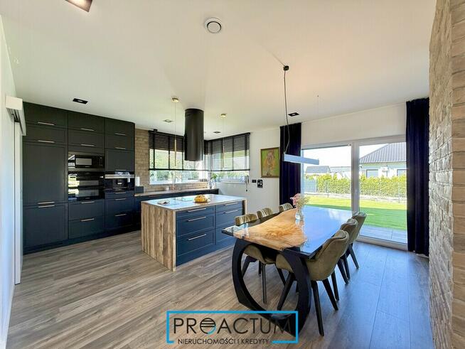 Złotoria, nowy dom w otoczeniu lasów