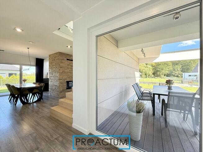 Złotoria, nowy dom w otoczeniu lasów