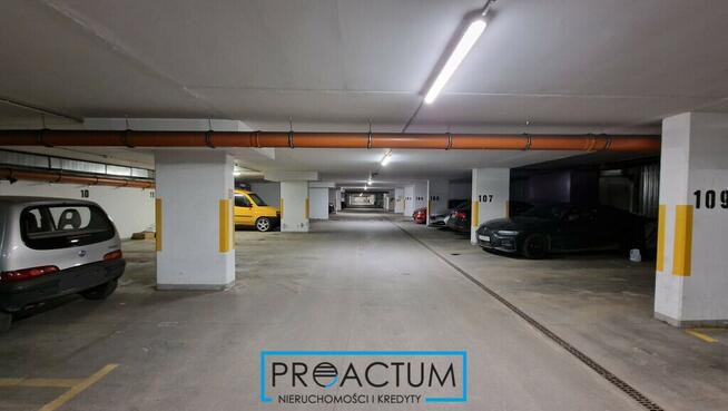 Sztuki Piękne, miejsce do garażowania