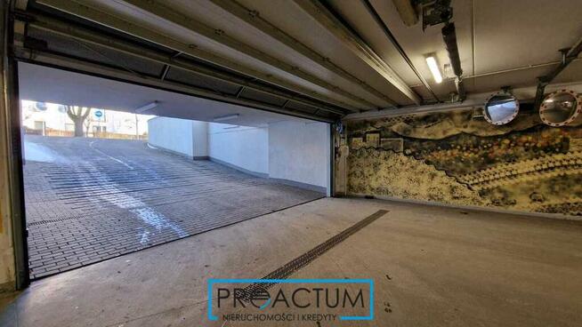 Sztuki Piękne, miejsce do garażowania