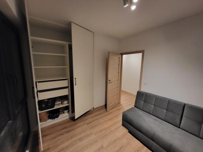 Apartament 2-pok.,osobna kuchnia-stan bardzo dobry