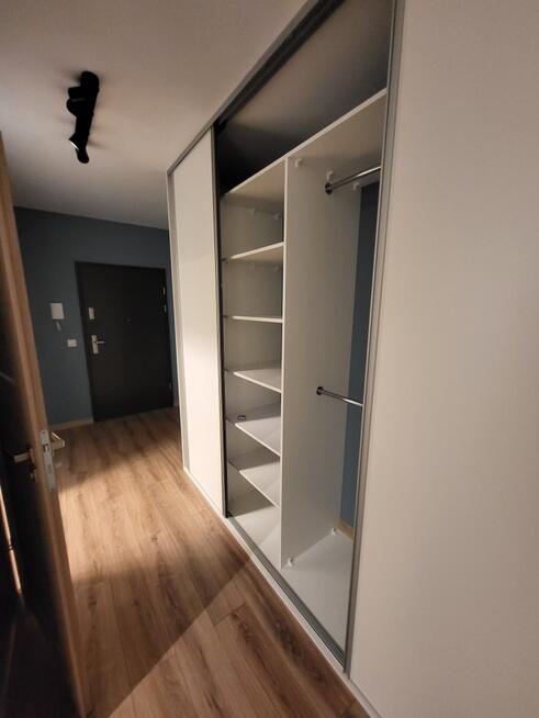 Apartament 2-pok.,osobna kuchnia-stan bardzo dobry