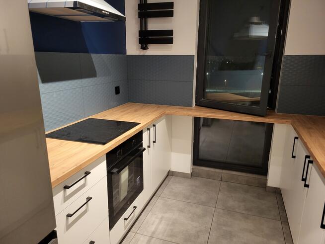 Apartament 2-pok.,osobna kuchnia-stan bardzo dobry