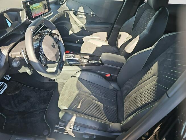 Peugeot 2008 GT Exclusive HYBRID 1.2 145KM e-DCS6