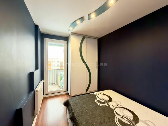 Trzy pokojowe mieszkanie na spokojnym osiedlu.