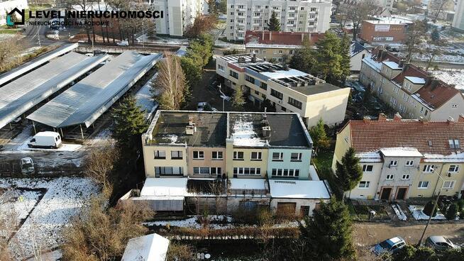 Dom w środku miasta